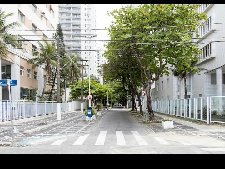 Pequeno E Aconchegante Meia Quadra Da Praia Apartment Guaruja Exterior photo
